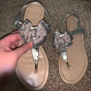Grey bowed sandals